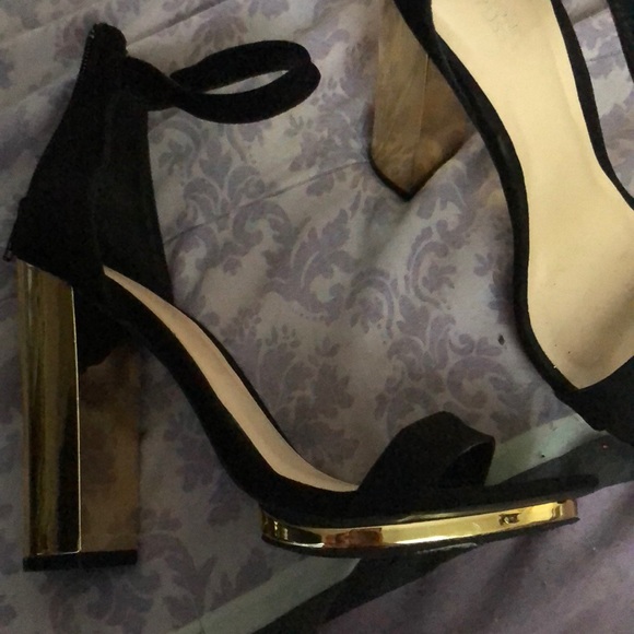 Black and gold heels - Picture 2 of 3